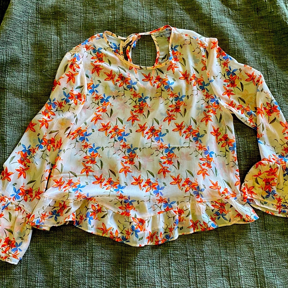 Cute flower top